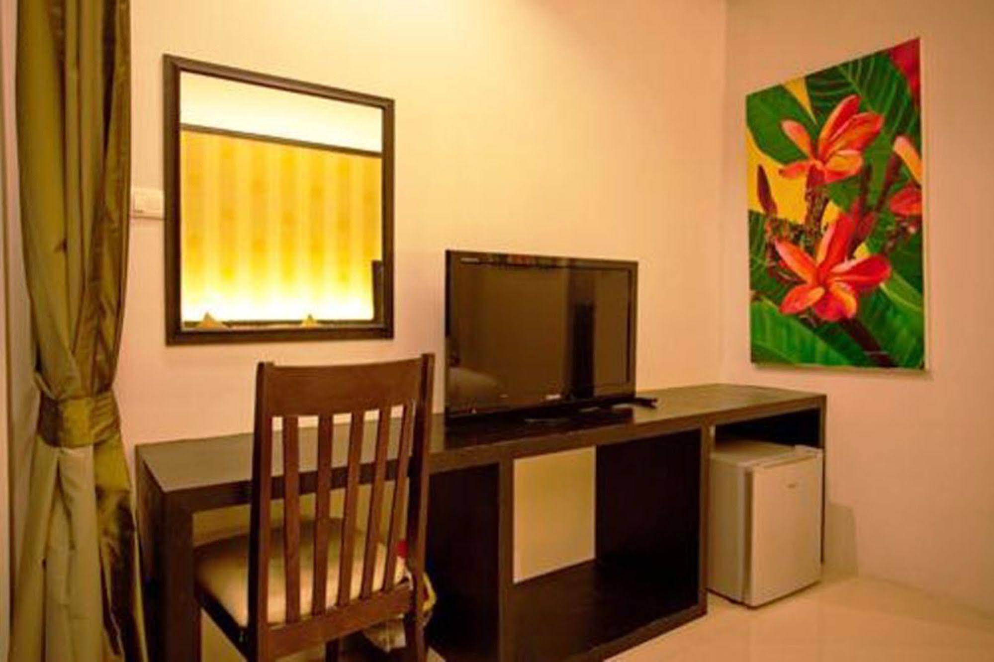 Kata Green Beach Hotel Exterior foto