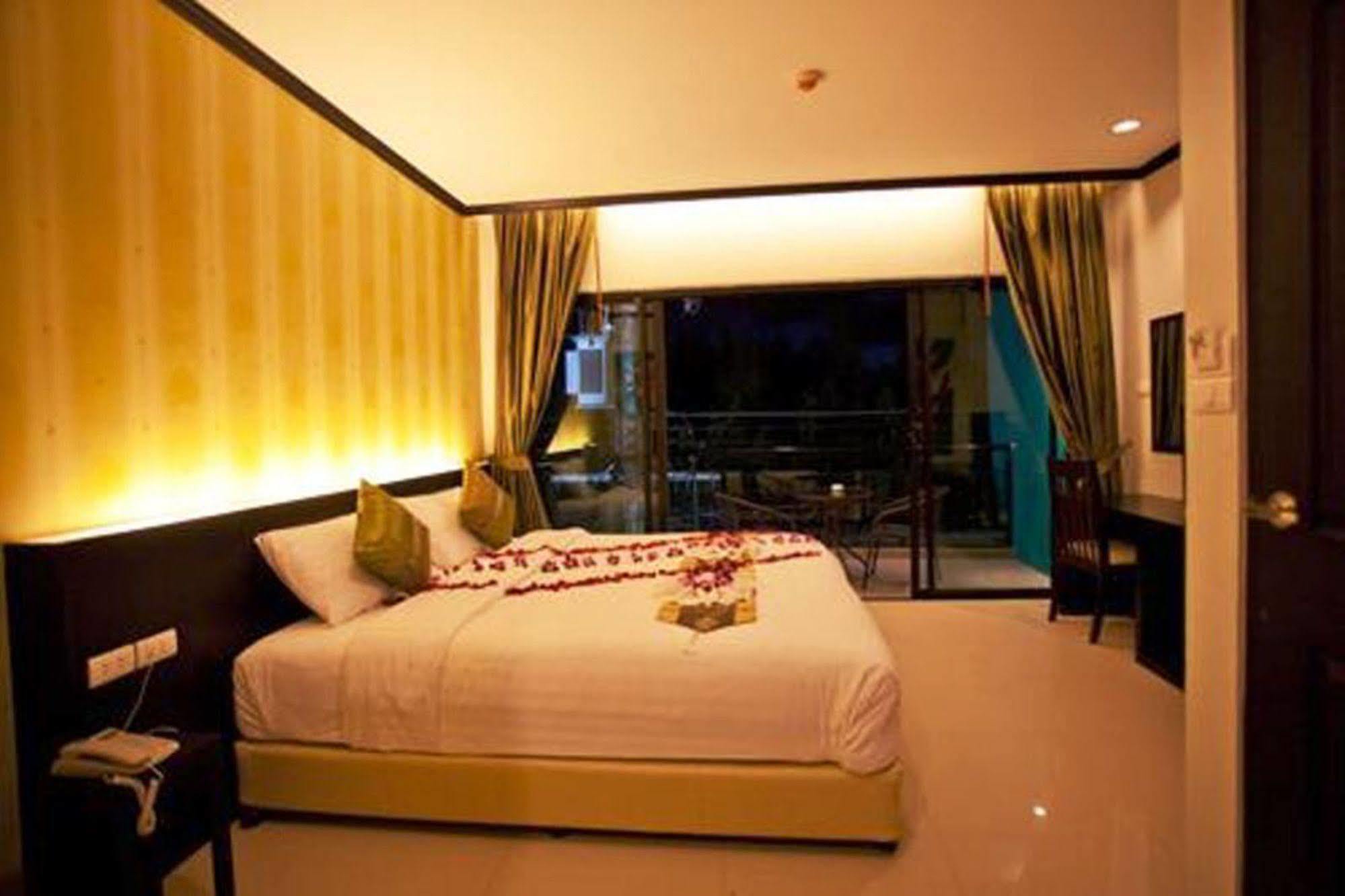 Kata Green Beach Hotel Exterior foto