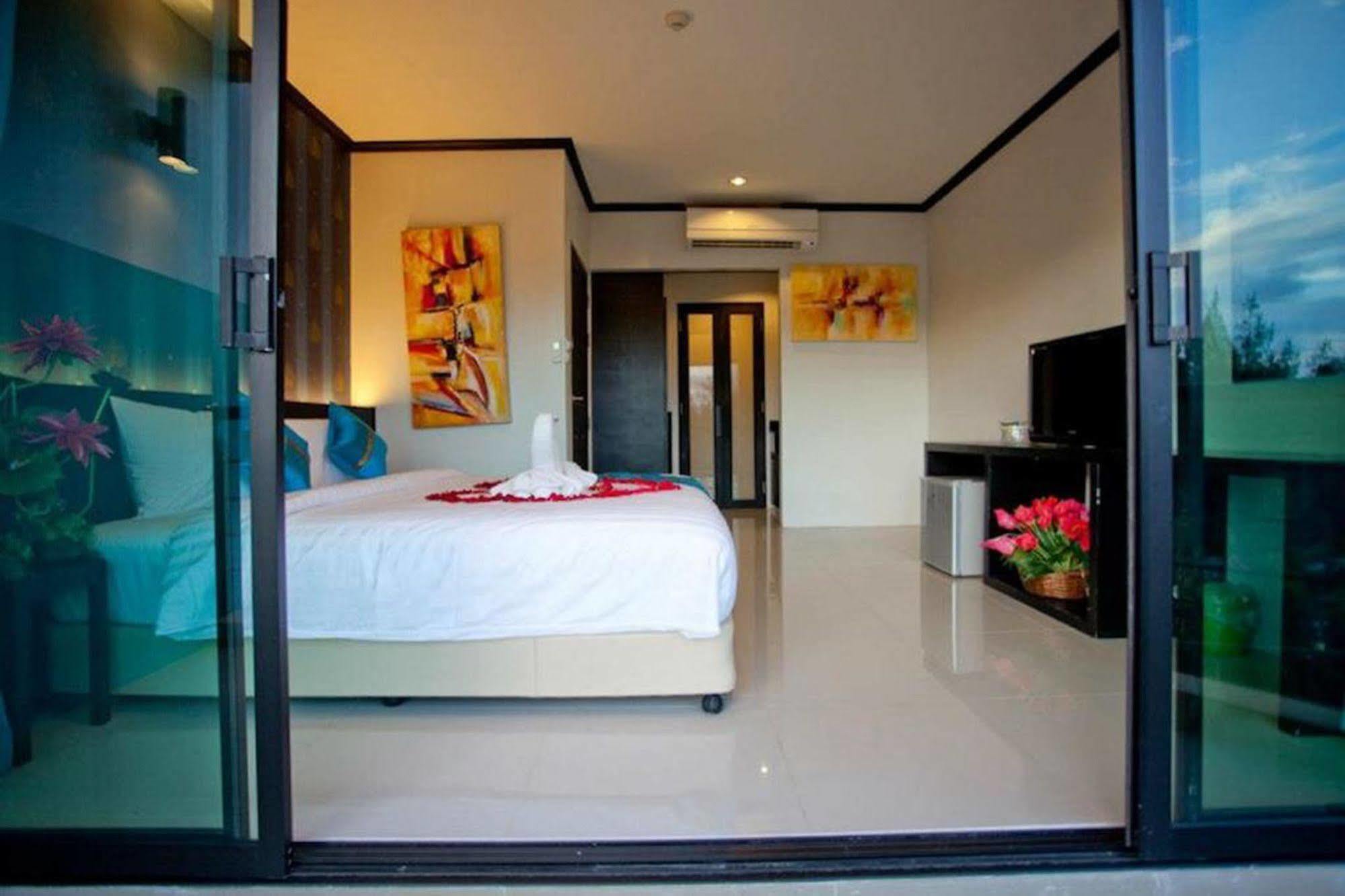 Kata Green Beach Hotel Exterior foto