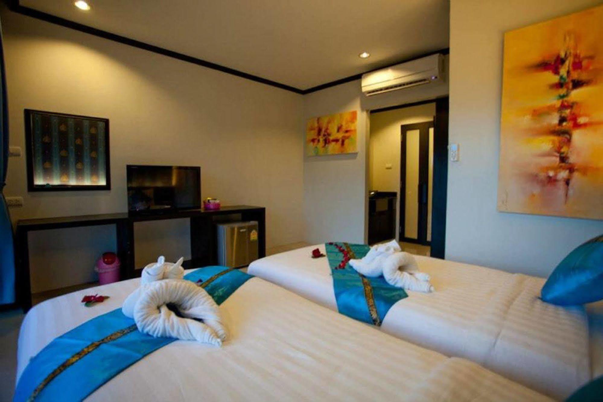 Kata Green Beach Hotel Exterior foto