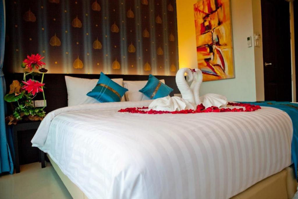 Kata Green Beach Hotel Exterior foto